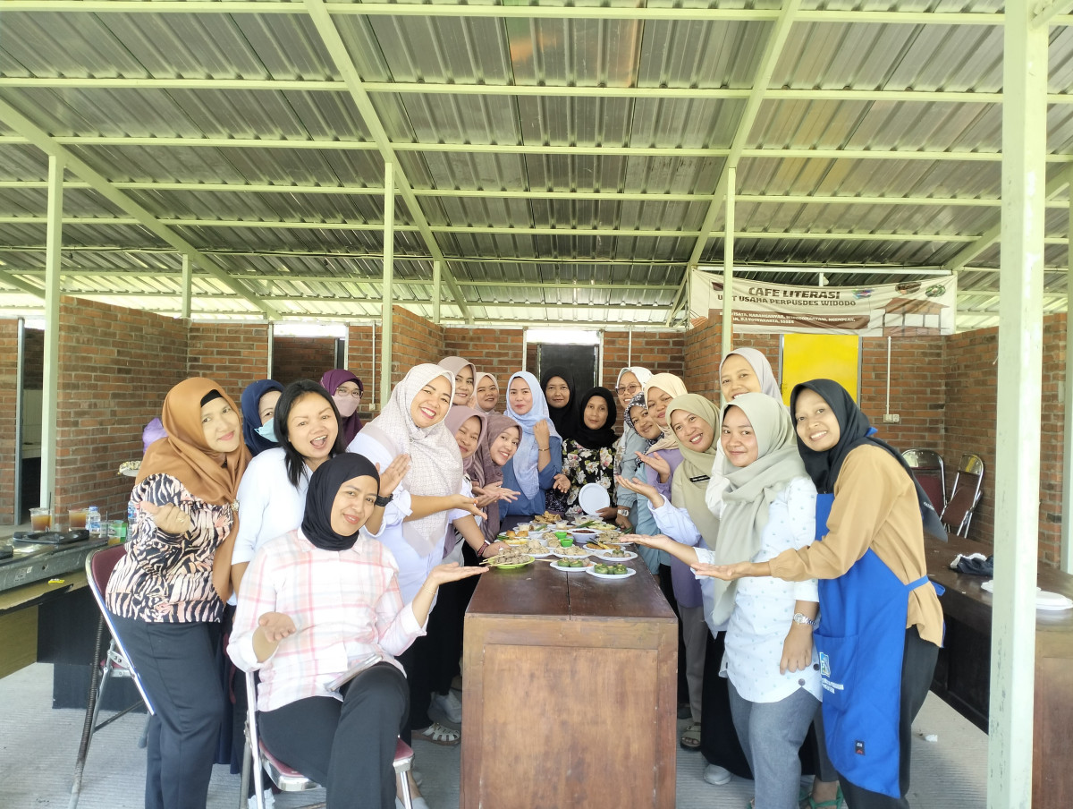 Praktik membuat PMT Lokal (Dalem)