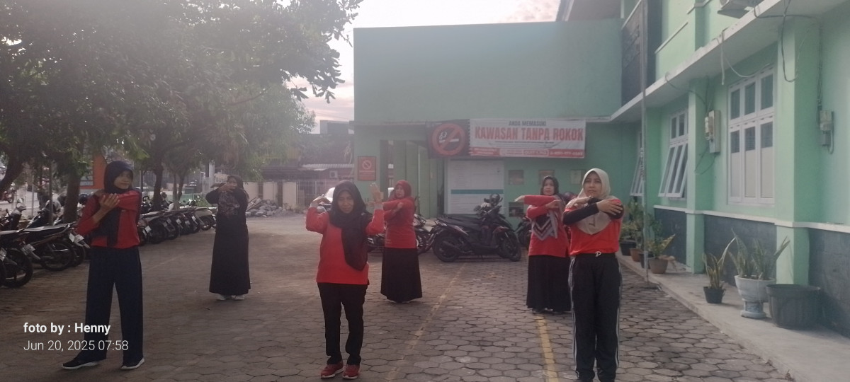 Instruktur senam di puskesmas Ngemplak 2(Dalem)