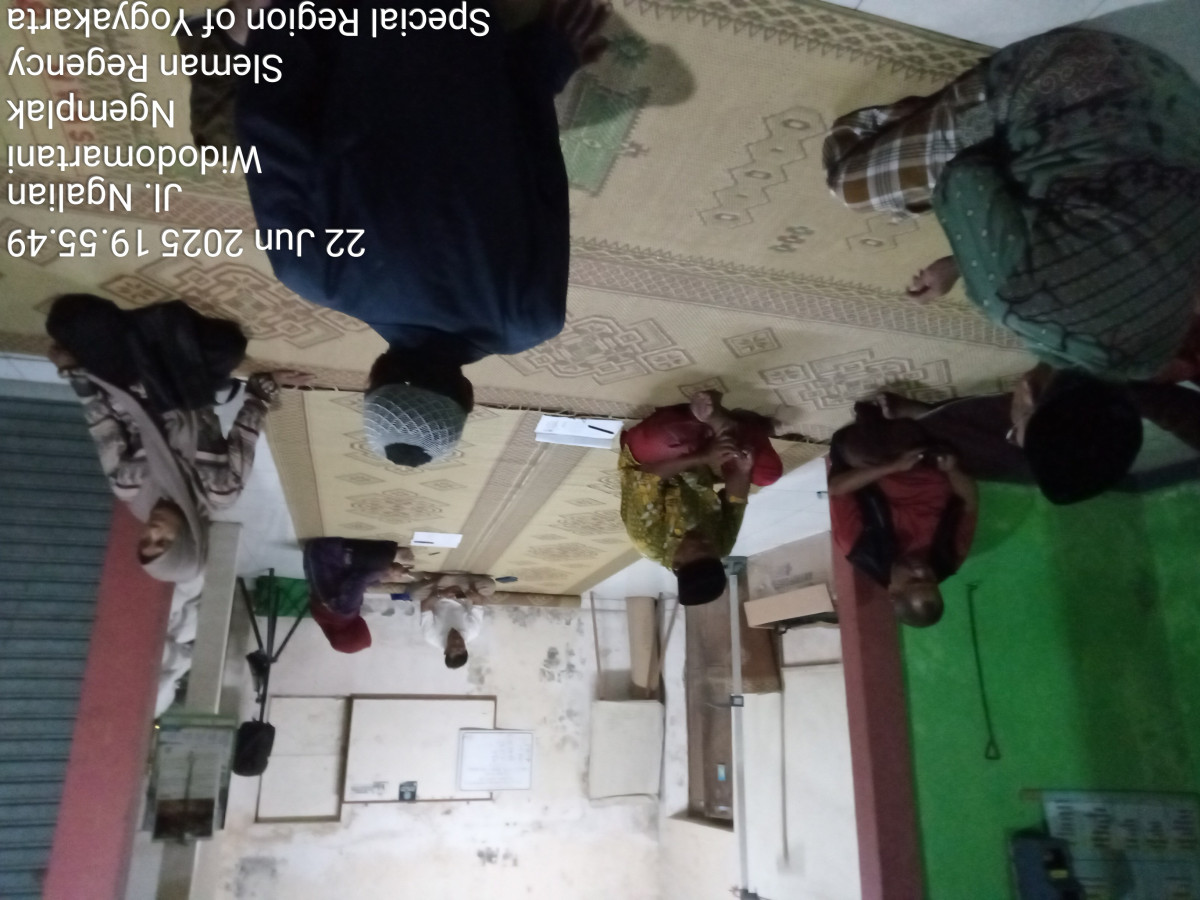 Pertemuan jaga warga ( ngalian )