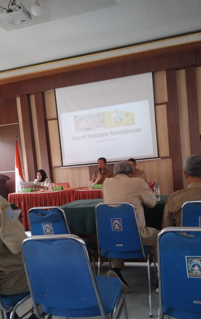 Rakor evaluasi data kemiskinan ( ngalian )