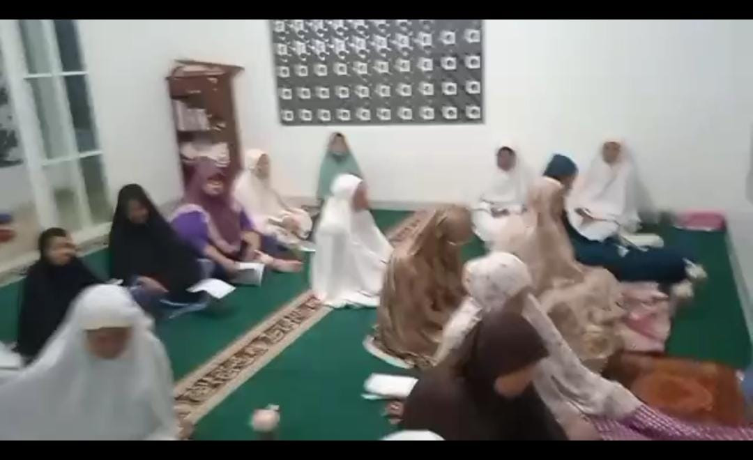 Kajian ahad pagi ibu ibu jetis