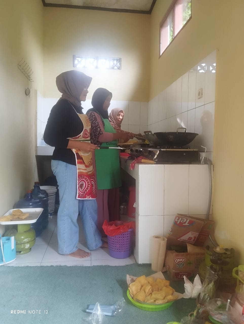 Pelaksanaan PMT lokal kader jetis