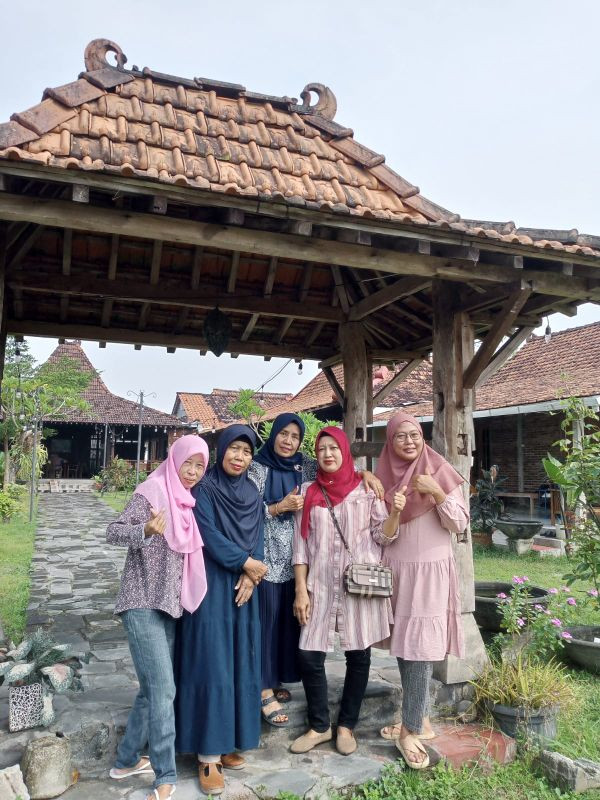 Arisan dasa wisma dusun jangkang rt 2/rw 9