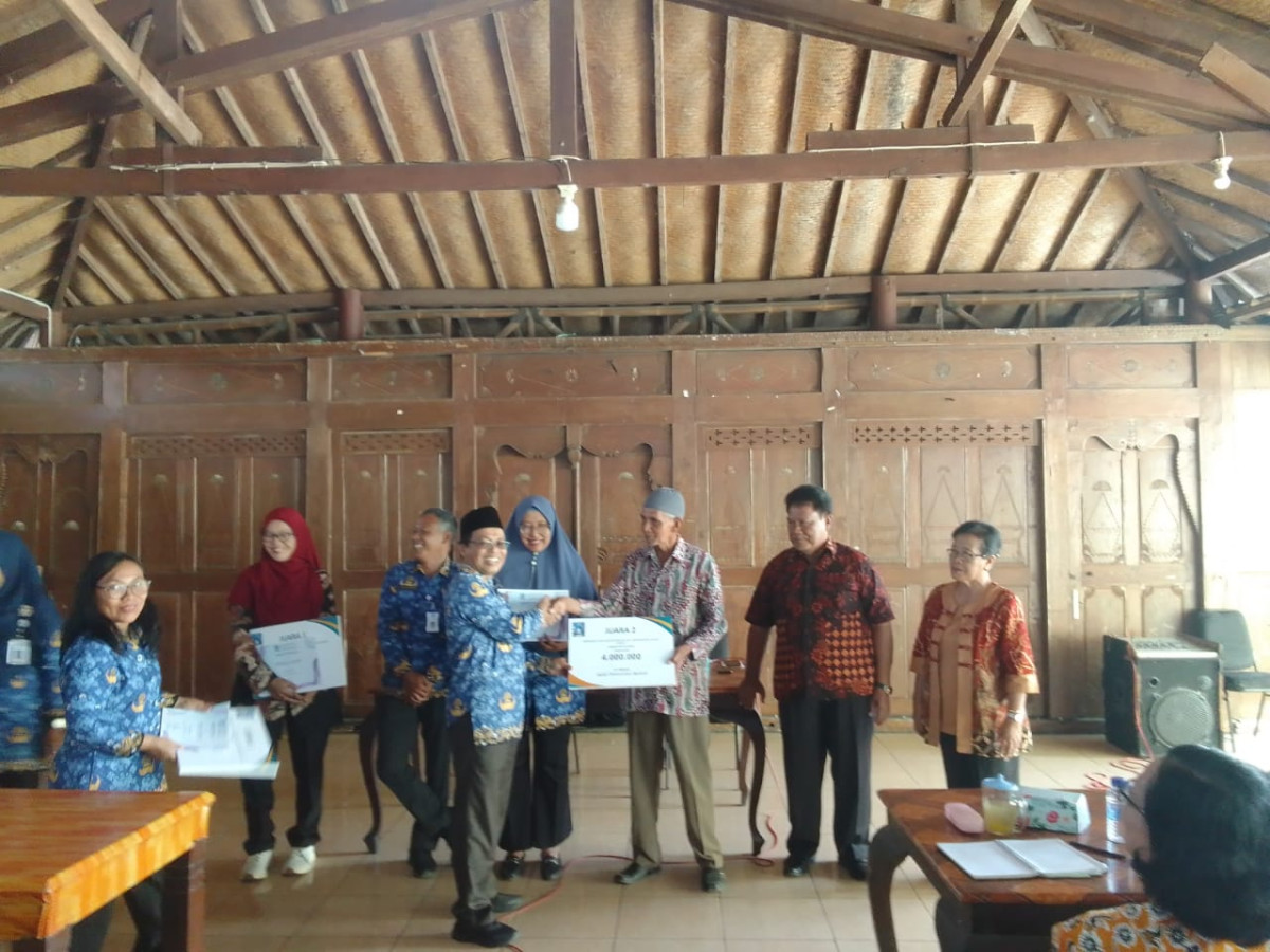 Juara 2 kel.tani mekar ( ngalian )