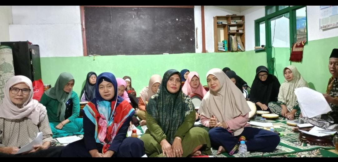 Latihan rutin hadroh Al Hasanah jetis