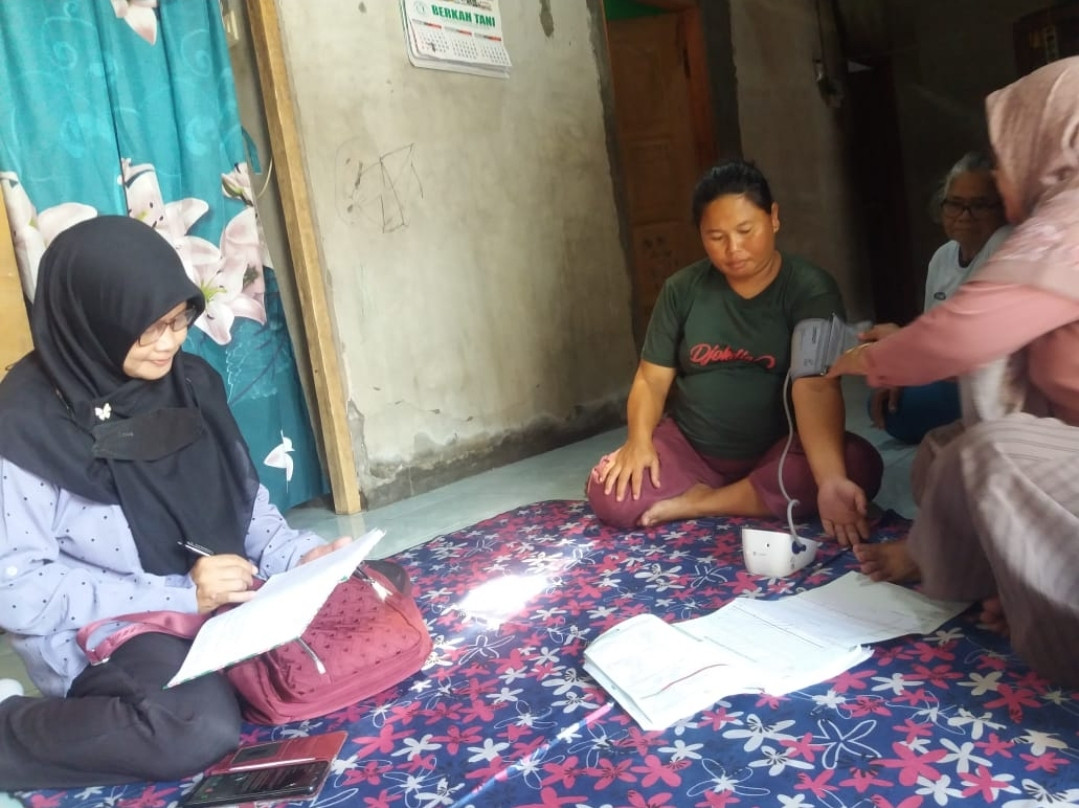 Kunjungan bumil oleh kader dusun Kwadungan