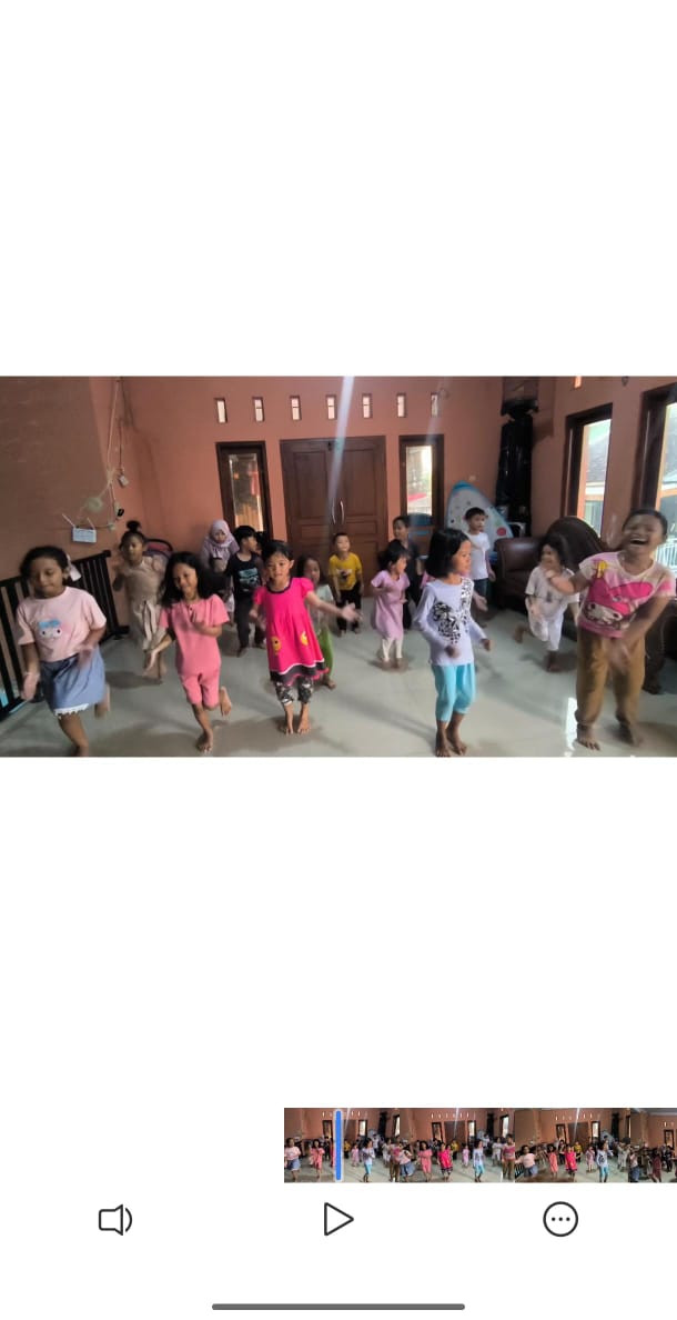 Latihan añak2 untuk pentas warga wahana praja