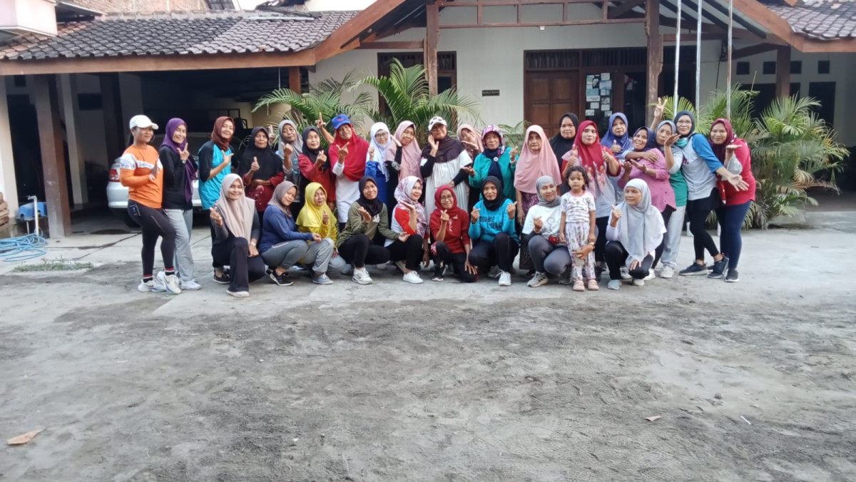 Senam bersama ibu ibu jetis