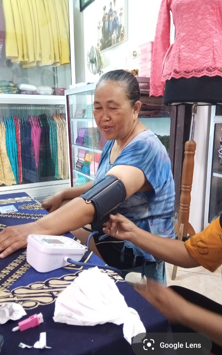 Pemeriksaan kesehatan lansia dusun jimat