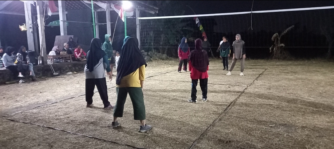 Lomba voli ibu-ibu dusun Kwadungan