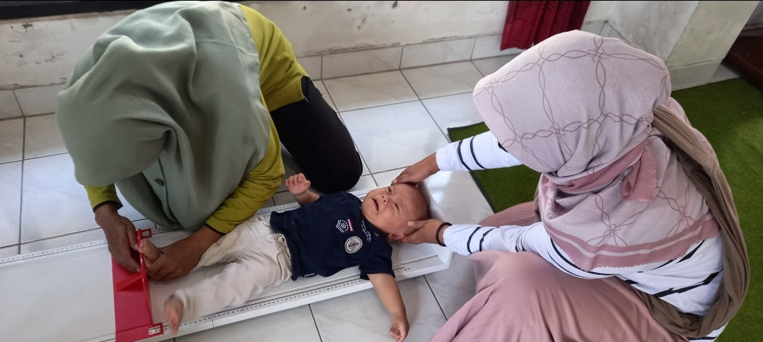 Prngukuran panjang badan Posyandu balita dusun Kwadungan