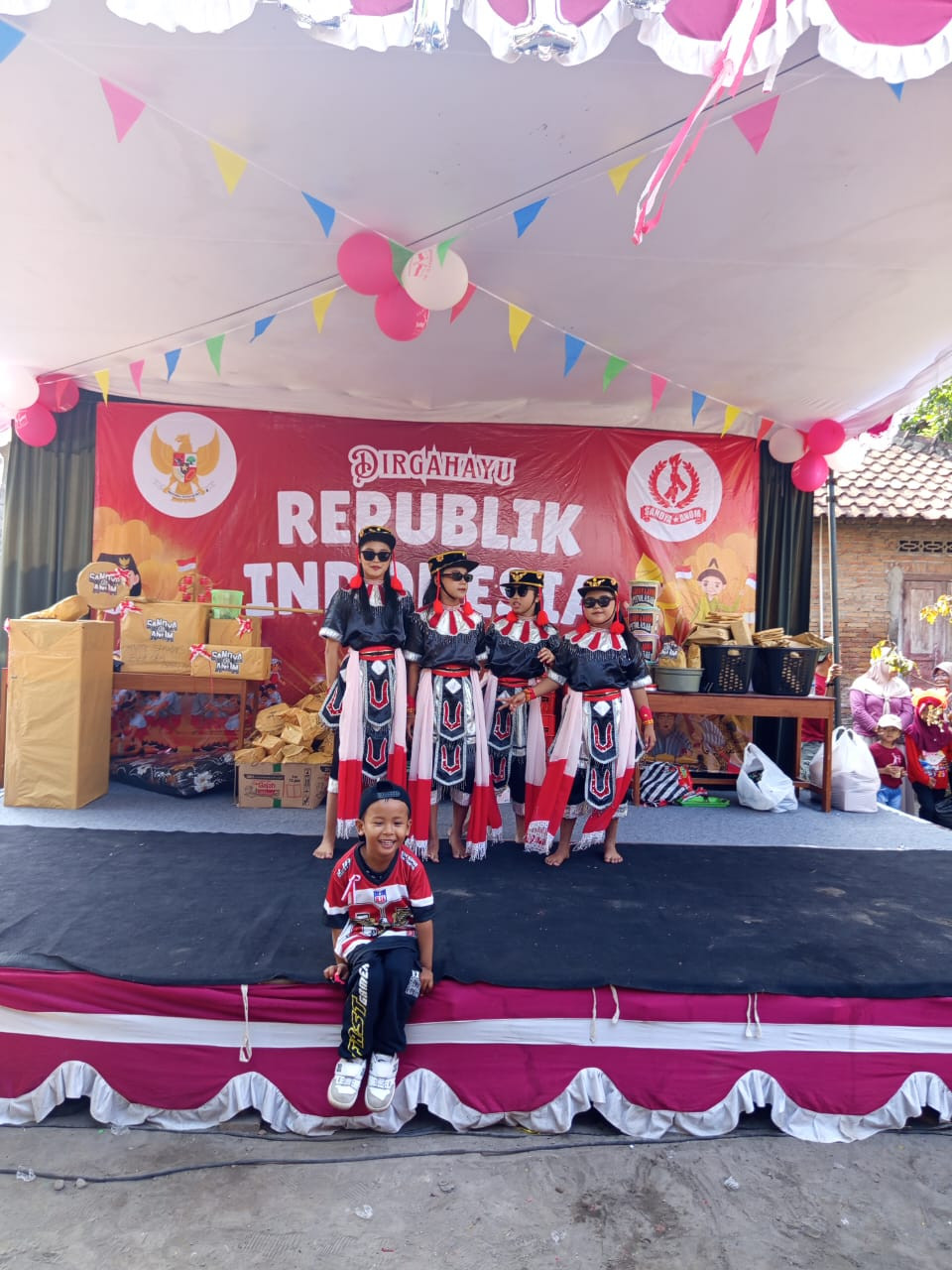 Pentas seni ank anak rt 3 jetis