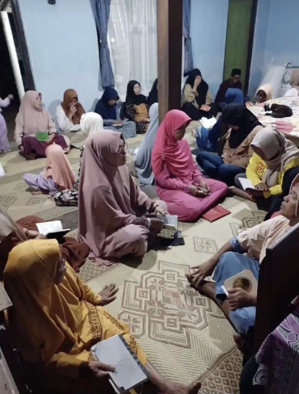 Yasinan ibu-ibu Blambangan