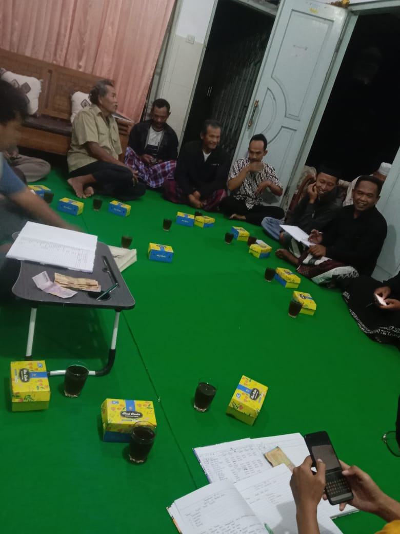 Padukuhan Ganjuran melakukan Kumpulan Rutin RT