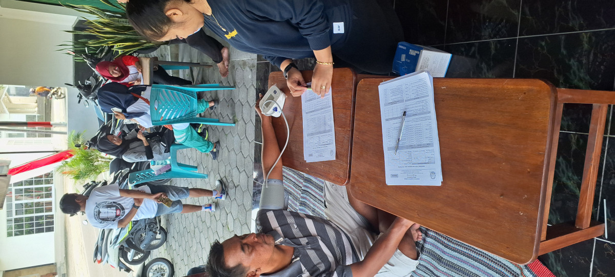 Posbindu diacara jalan sehat padukuhan kemasan