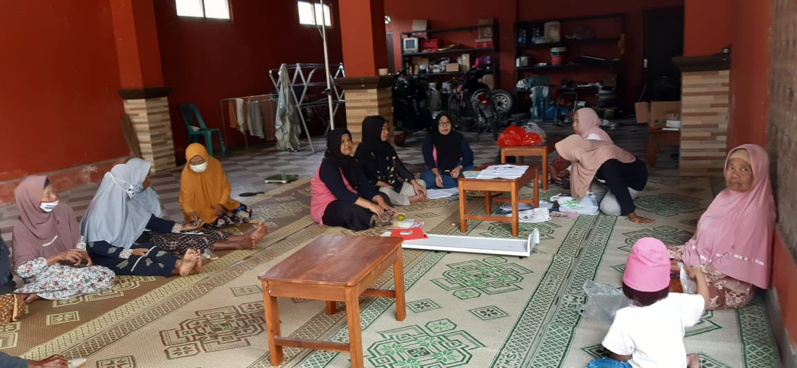 Posyandu balita dan lansia ( Karanganyar