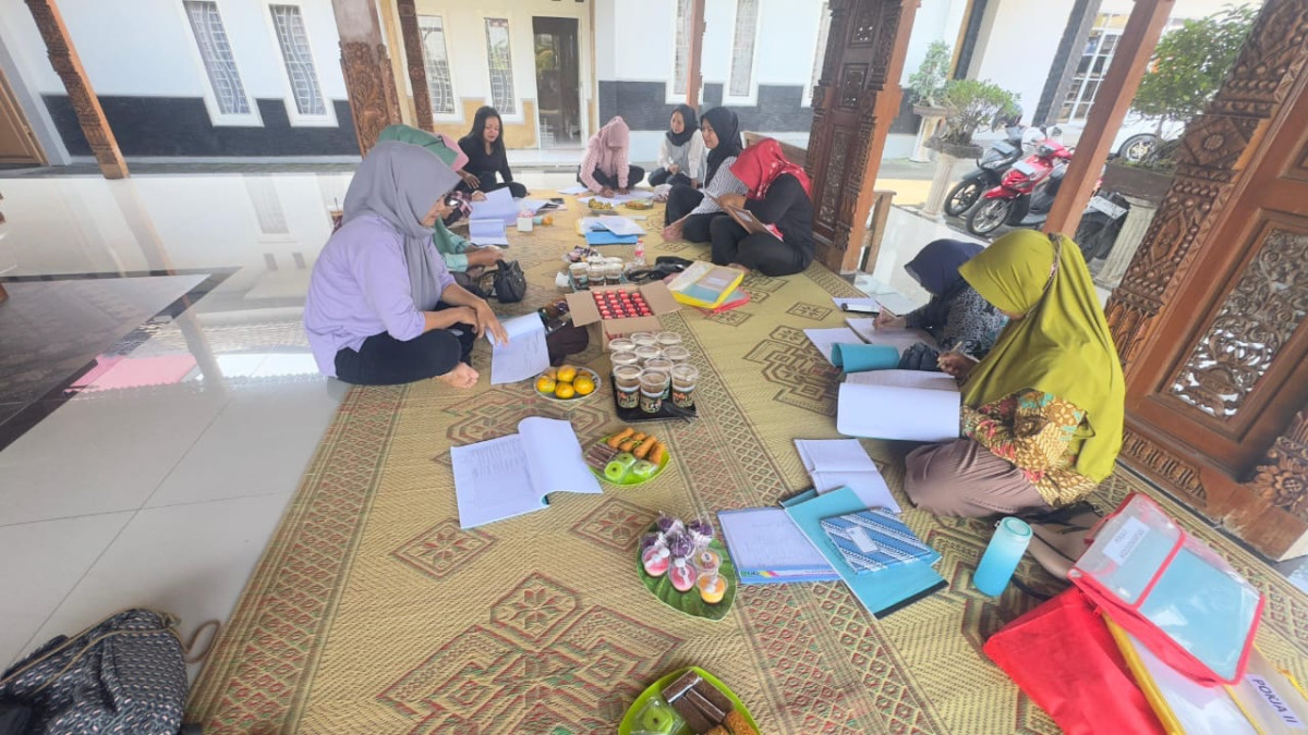 Pertemuan pengurus PKK Kalurahan Widodomartani Pondok 1