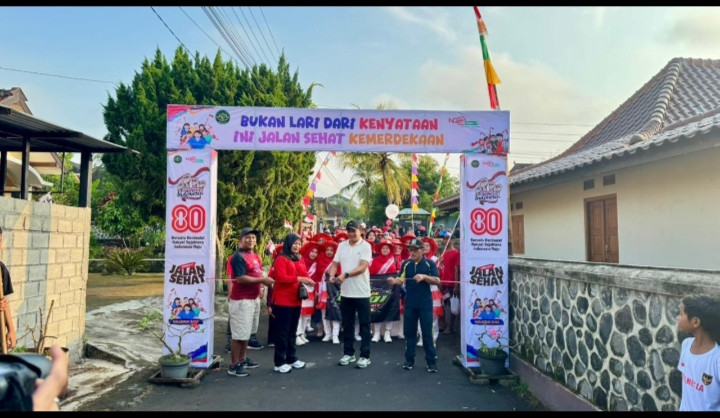 Jalan sehat dlaam peringatan HUT RI di Padukuhan Kalijeruk II