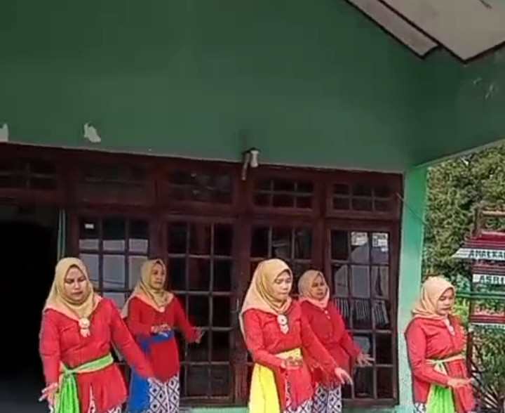 Latihan gejug lesung ( ngalian )