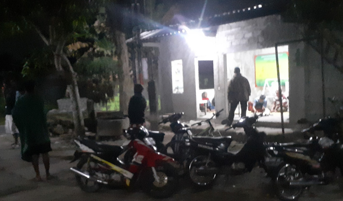 Pos kamling Malam Rabu Pondok 2