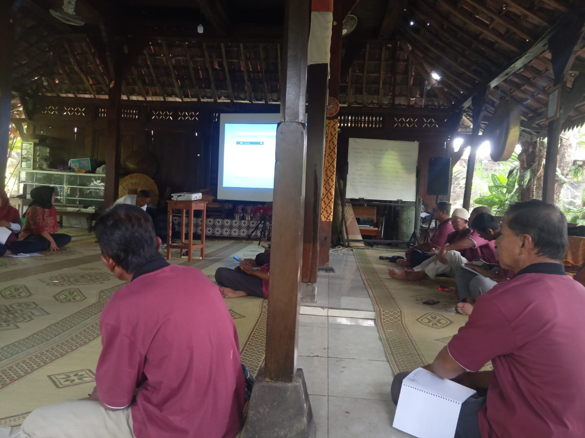 Sekolah tani ( ngalian )