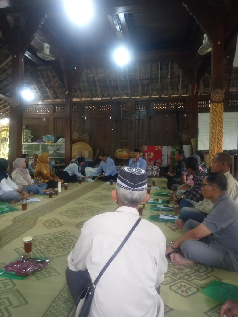 Sekolah tani ( ngalian )