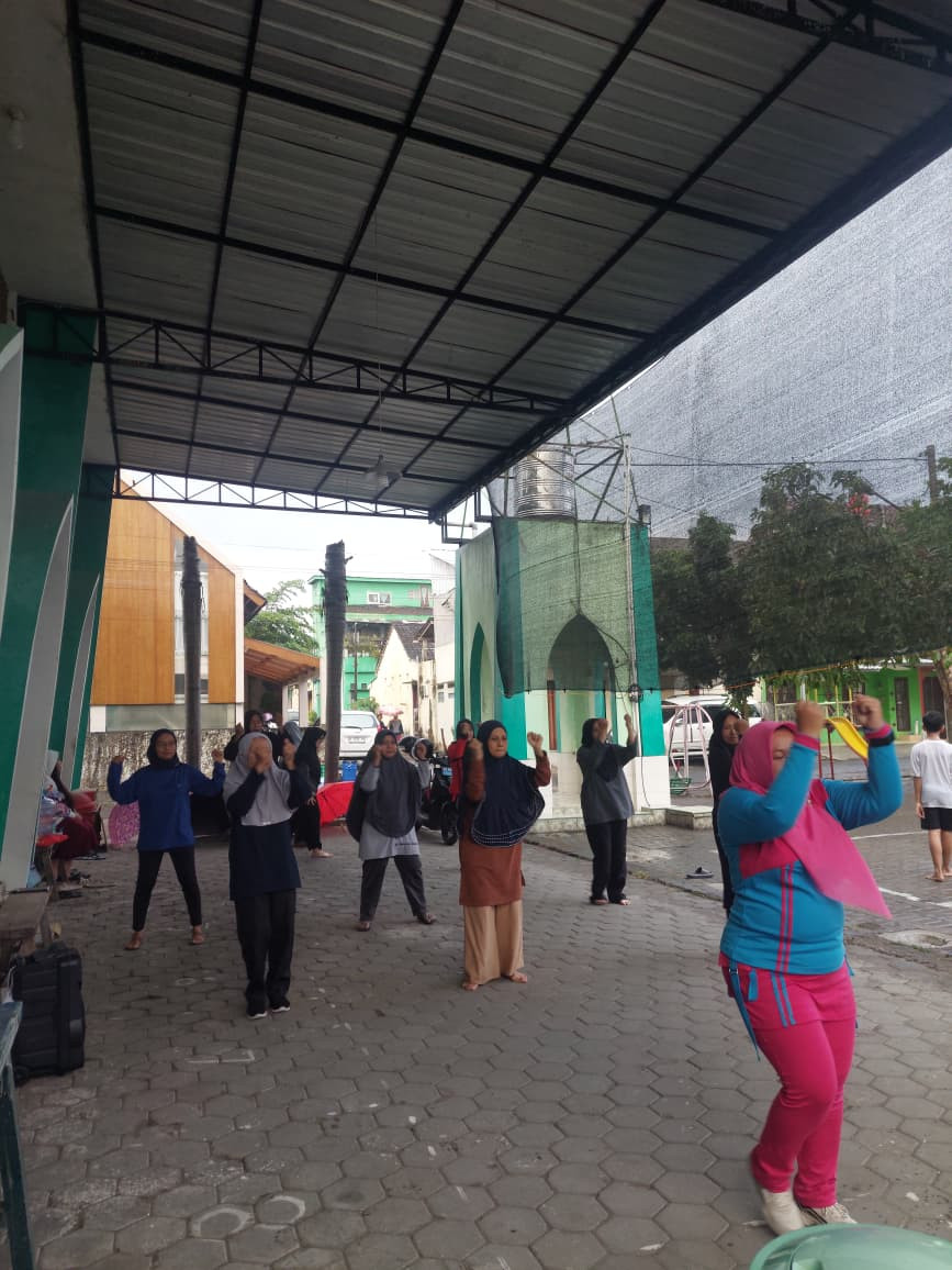 Instruktur senam di WP (DALEM)