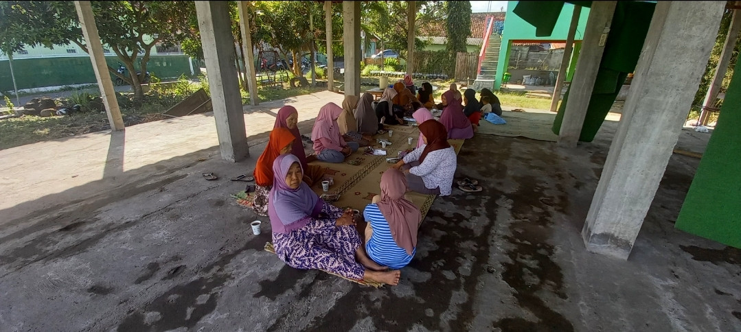 Pertemuan rutin KWT dusun Kwadungan