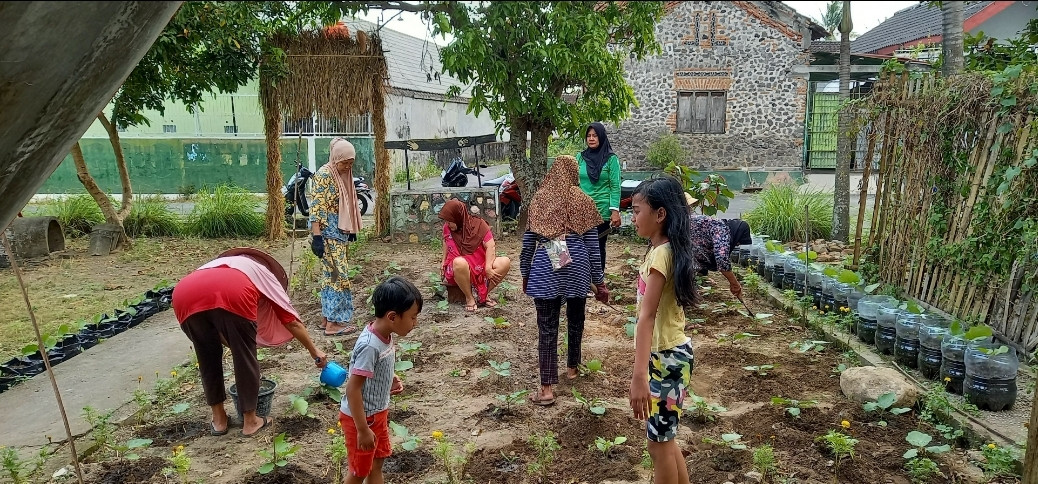 Kerjabakti KWT Mekar Lestari dusun Kwadungan