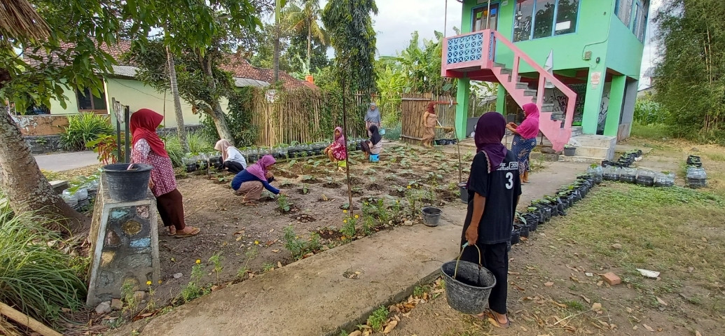 Kerjabakti KWT Mekar Lestari dusun Kwadungan