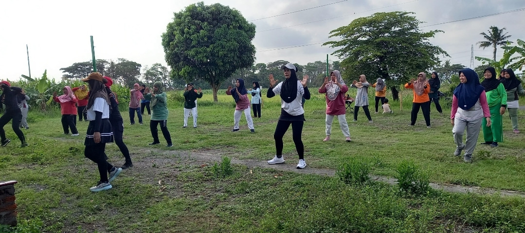 Senam sehat di dusun Kwadungan