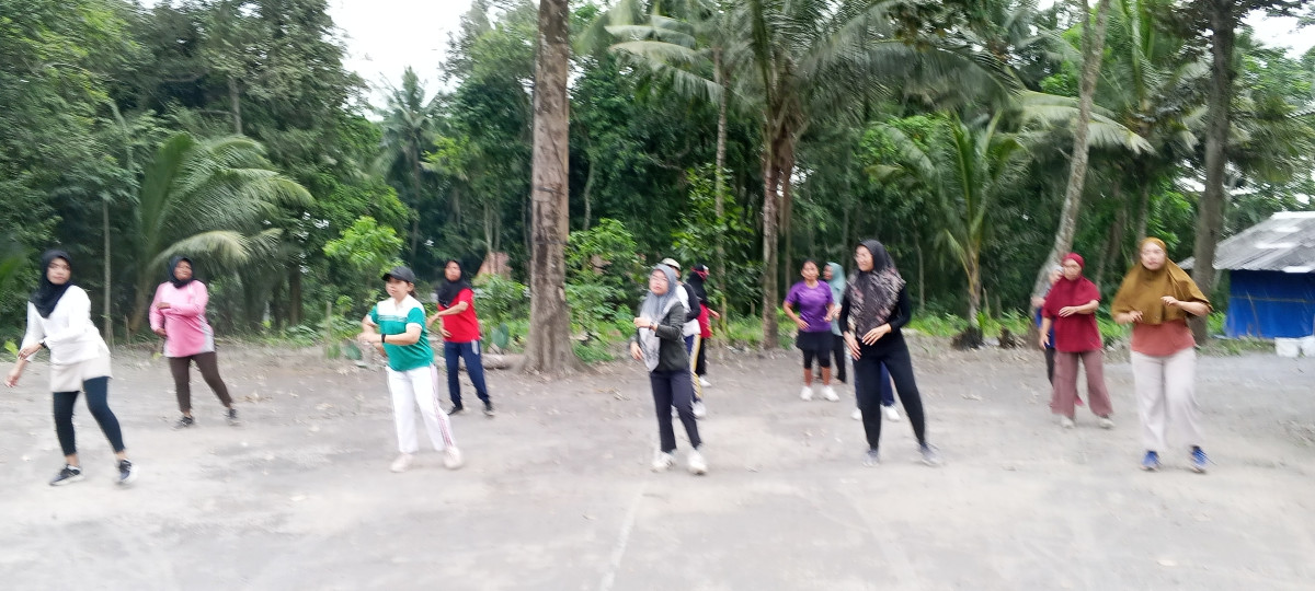 Instruktur senam di Guling (Dalem)