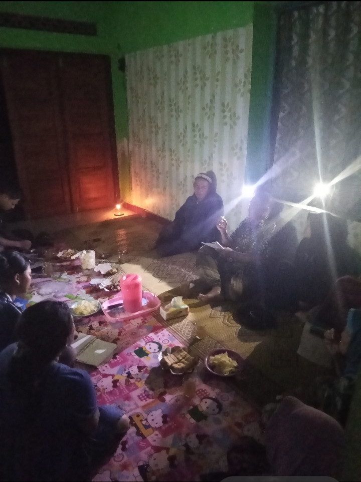 Rapat keluarga dusun jimat