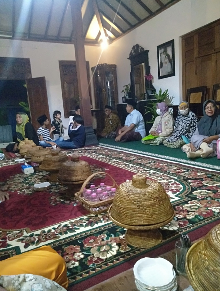 Yasinan ( Karanganyar)