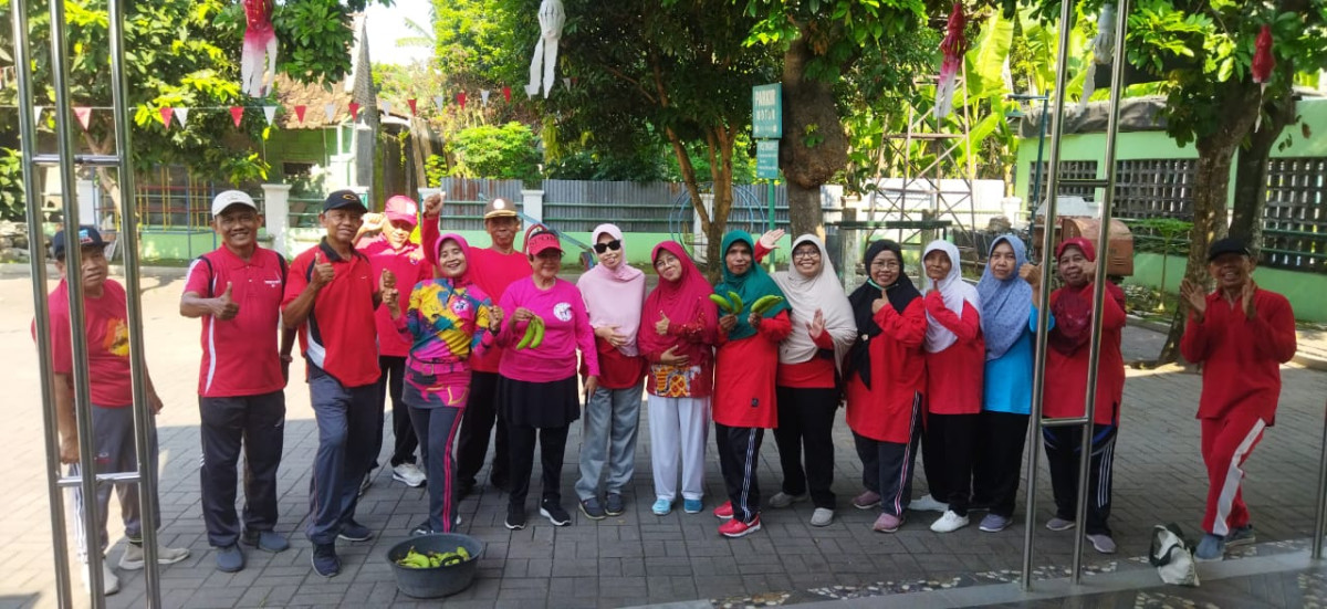 Senam Lansia klinik dr Widia (Dalem)