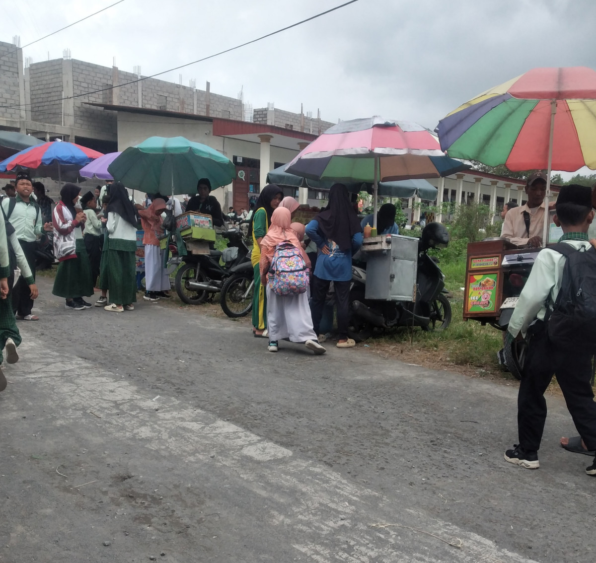 penjemputan anak sekolah warga wahanapraja