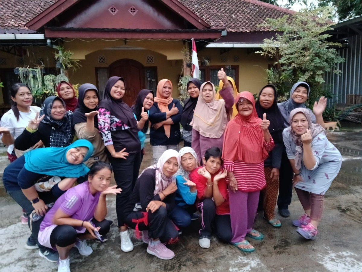 Instruktur senam Aerobik (Dalem)