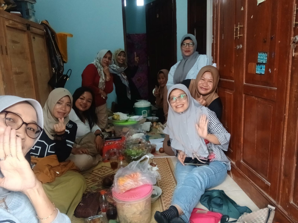 Arisan instruktur senam Dalem