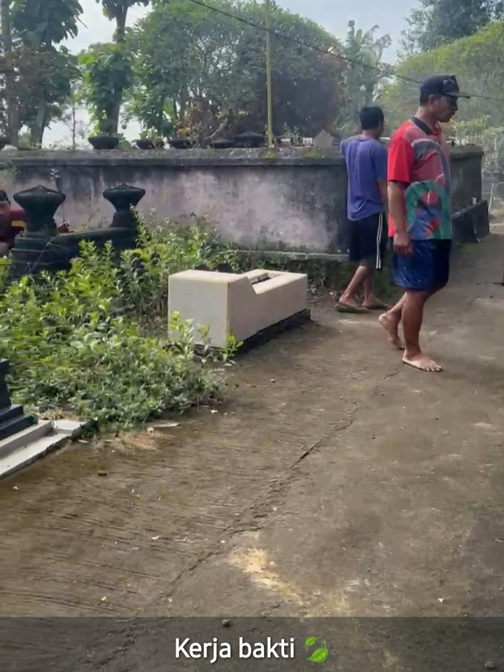 Kerja bakti di Makam Pucangan