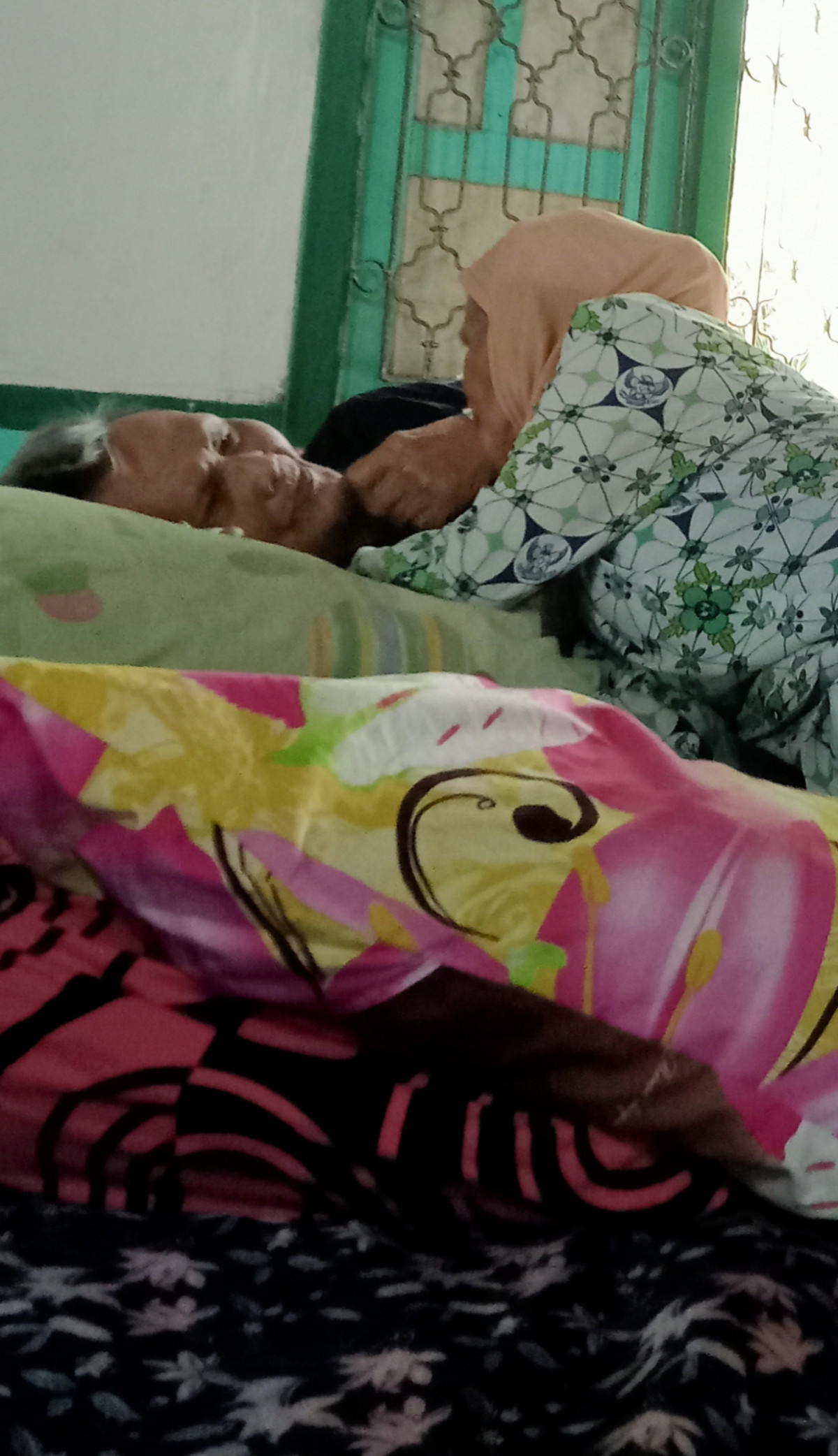 Menjenguk saudara ( ngalian )