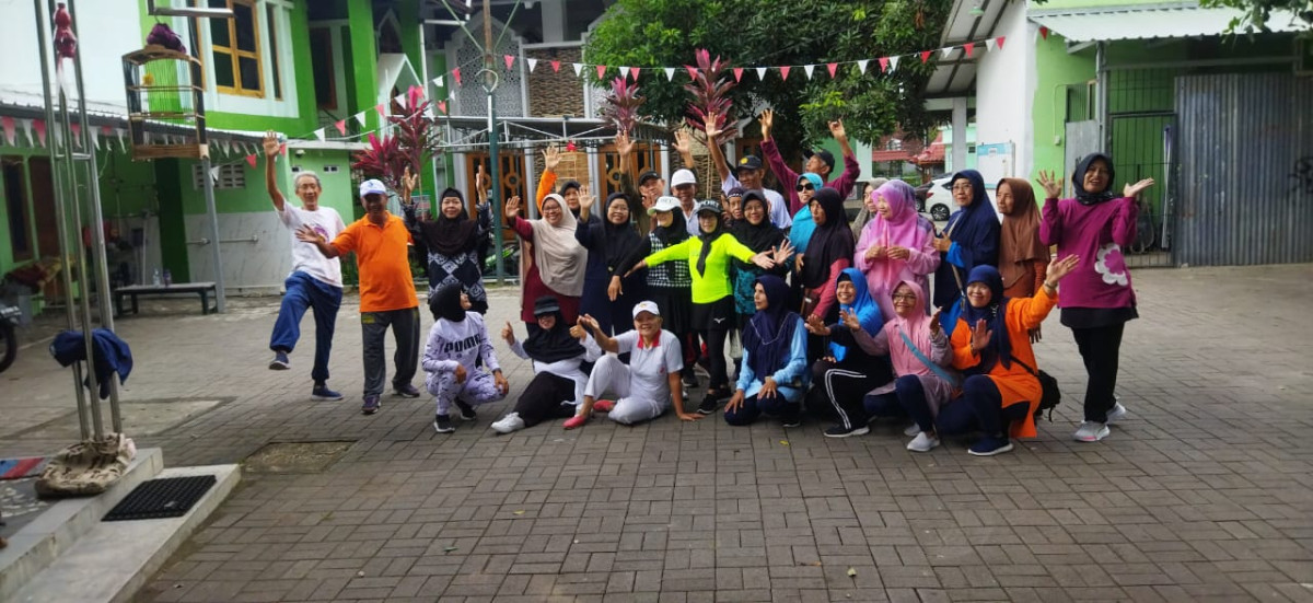 Senam Lansia klinik dr Widia (Dalem)