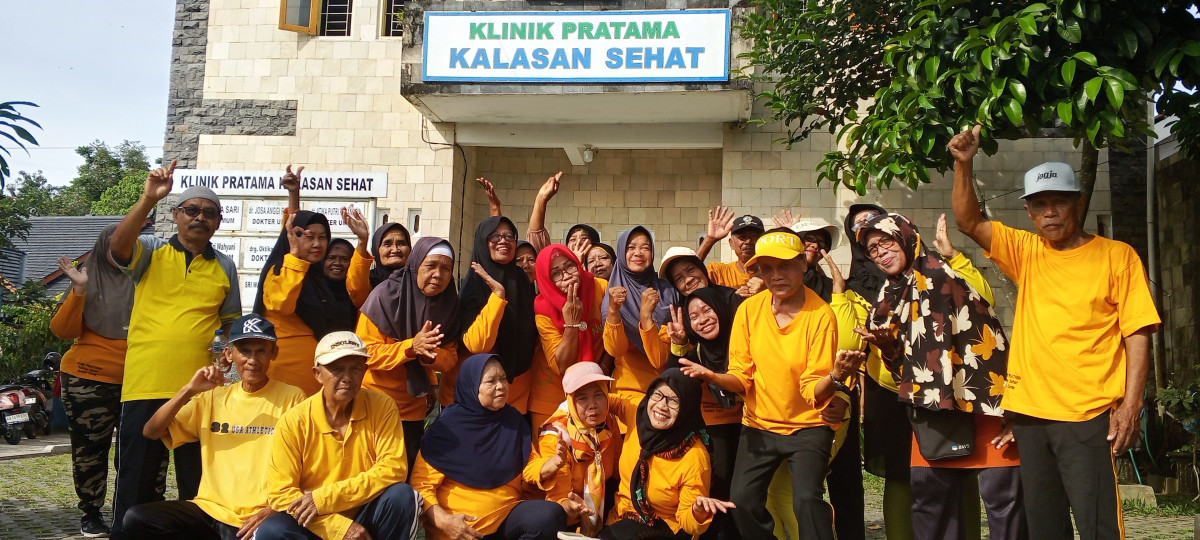 Instruktur senam lansia (Dalem)