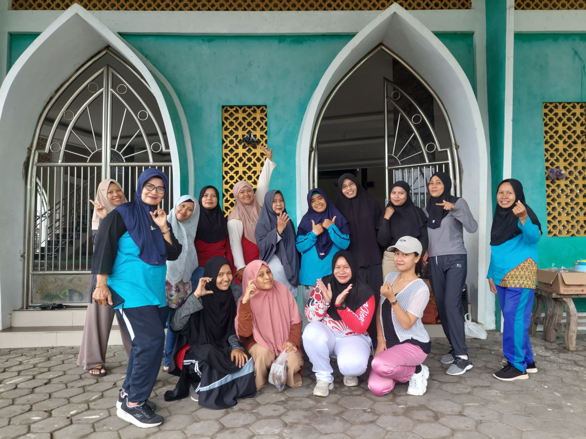 Senam rutin minggu pagi ibu2 wahana praja