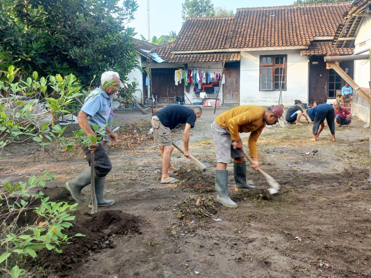 Bersih Lingkunagan Rt 1