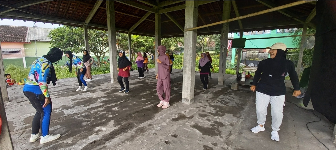 Senam sehat di dusun Kwadungan