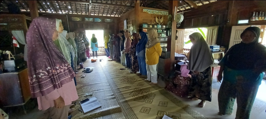 Pertemuan rutin PKK dusun Kwadungan