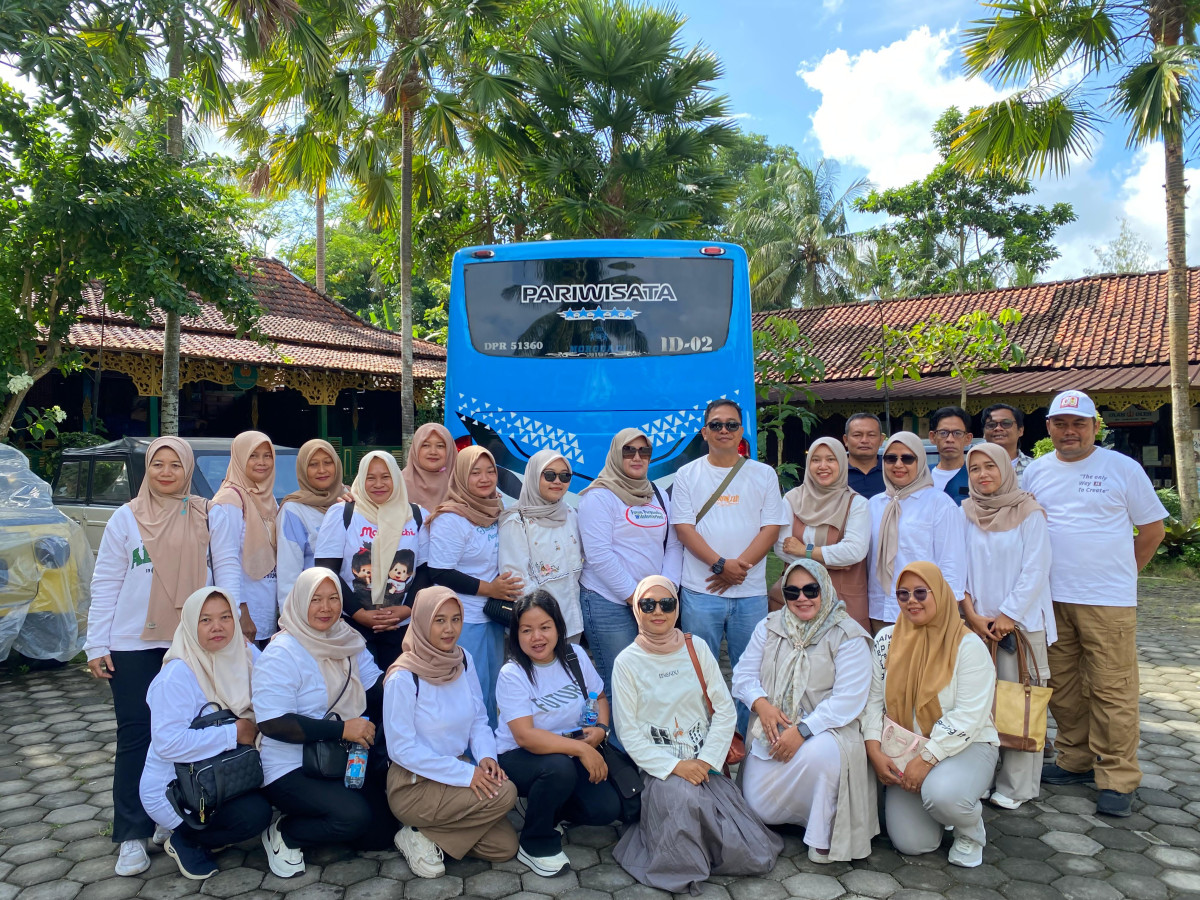 Peningkatan kapasitas kader web kampung Kb Pucangan