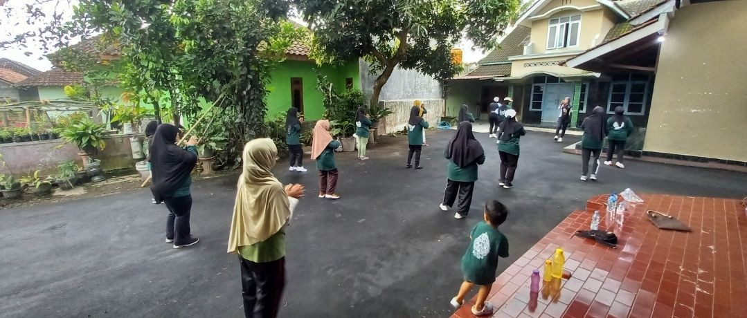 Senam sehat di dusun Kwadungan