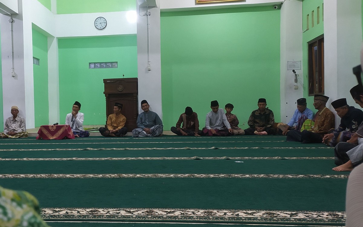 Pengajian menjelang buka puasa (Kalijeruk 2)