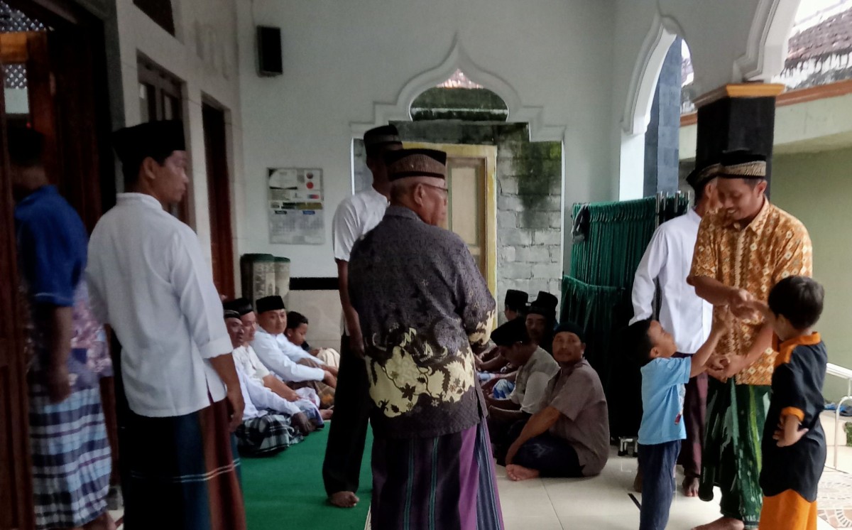 Among tamu ( ngalian )